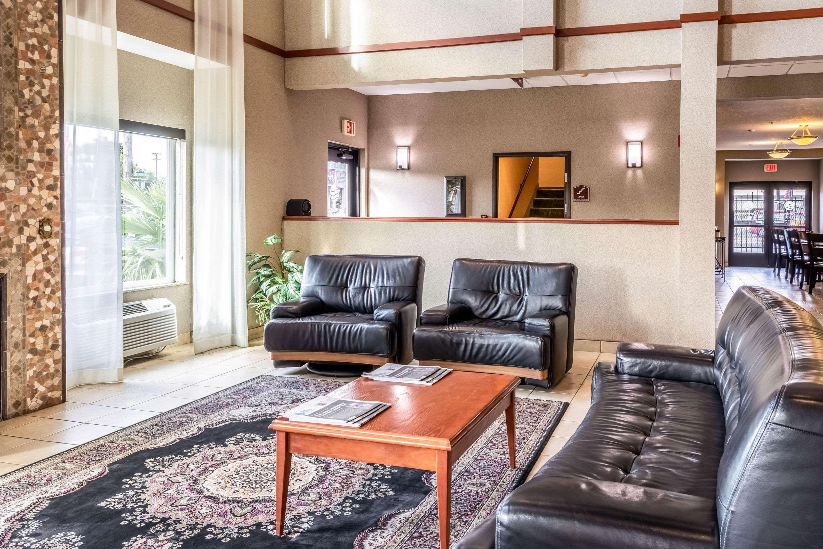 Comfort Near I-84 And I-205 Hotel