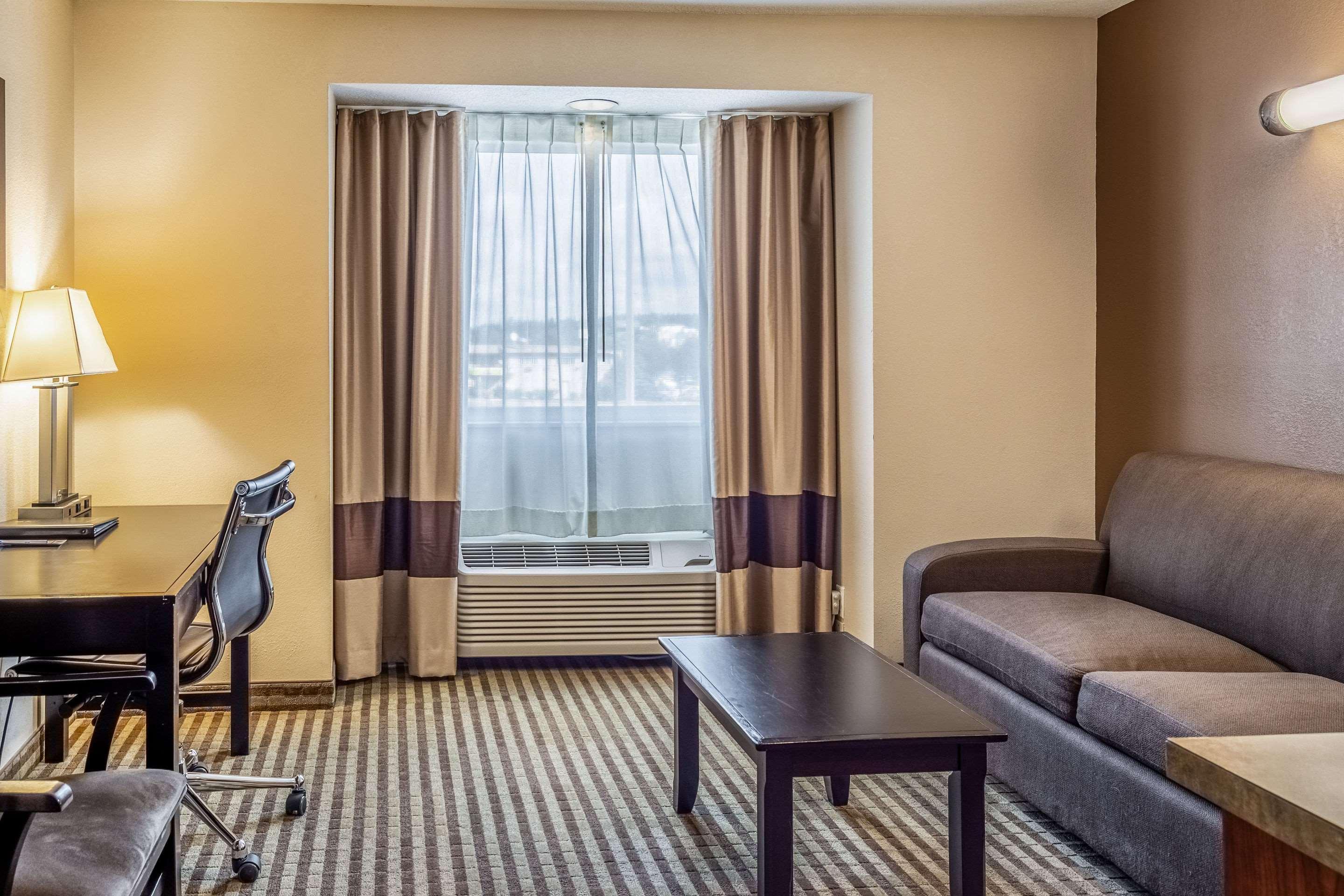 Hotel Comfort Near I-84 And I-205
