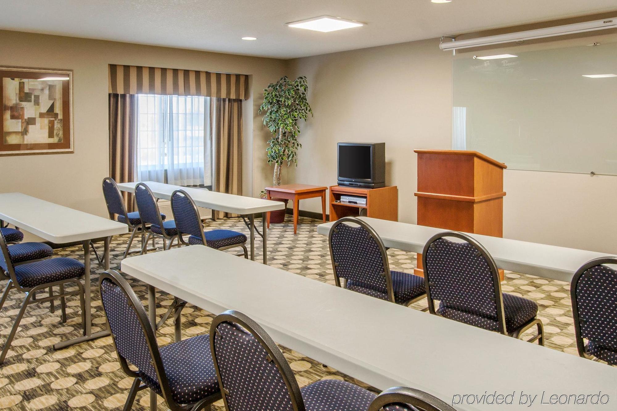 Comfort Near I-84 And I-205 Hotel